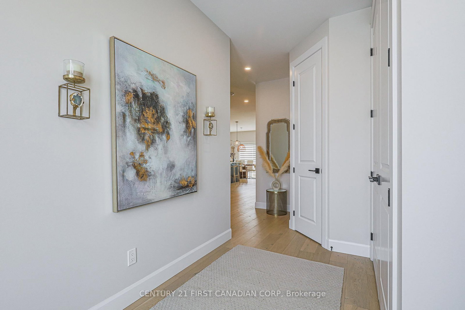 3436 EMILYCARR Lane • London South, ON photo 4