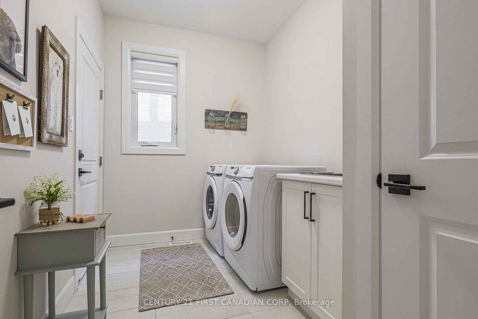 3436 EMILYCARR Lane • London South, ON photo 6