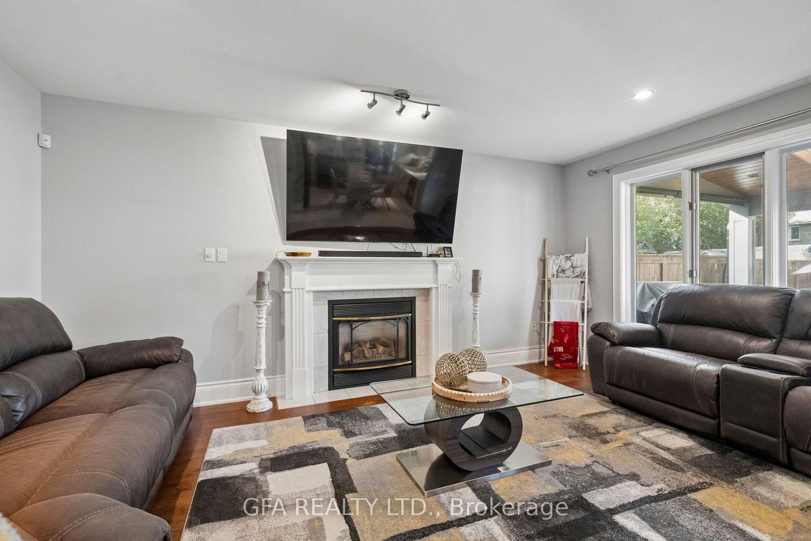 34 Harbottle Court • Hamilton, ON photo 11