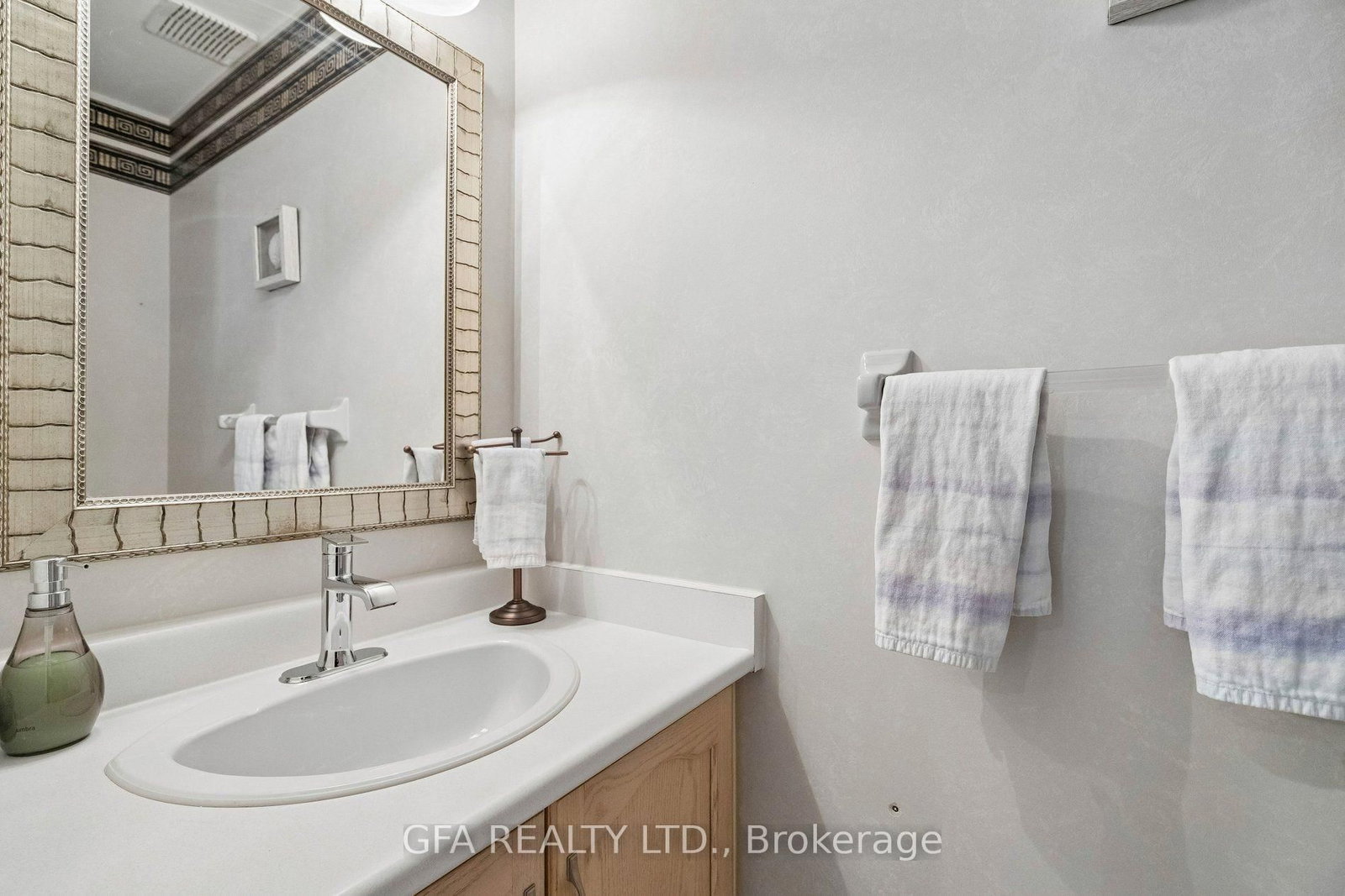 34 Harbottle Court • Hamilton, ON photo 15