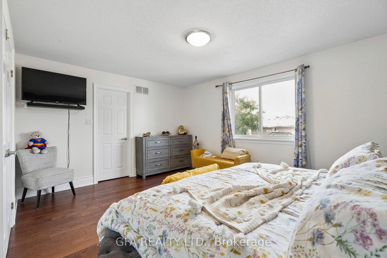 34 Harbottle Court • Hamilton, ON photo 19