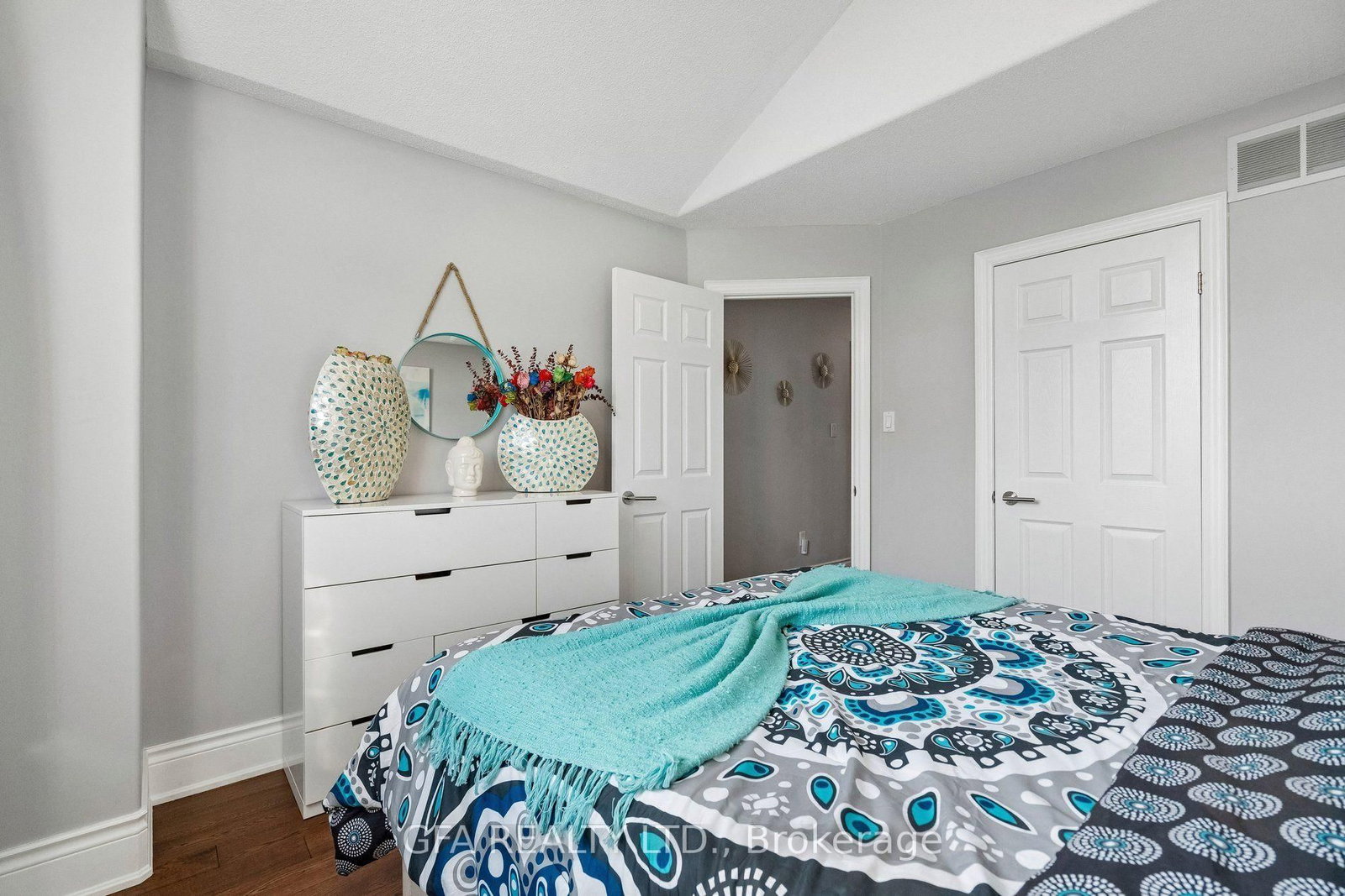 34 Harbottle Court • Hamilton, ON photo 26