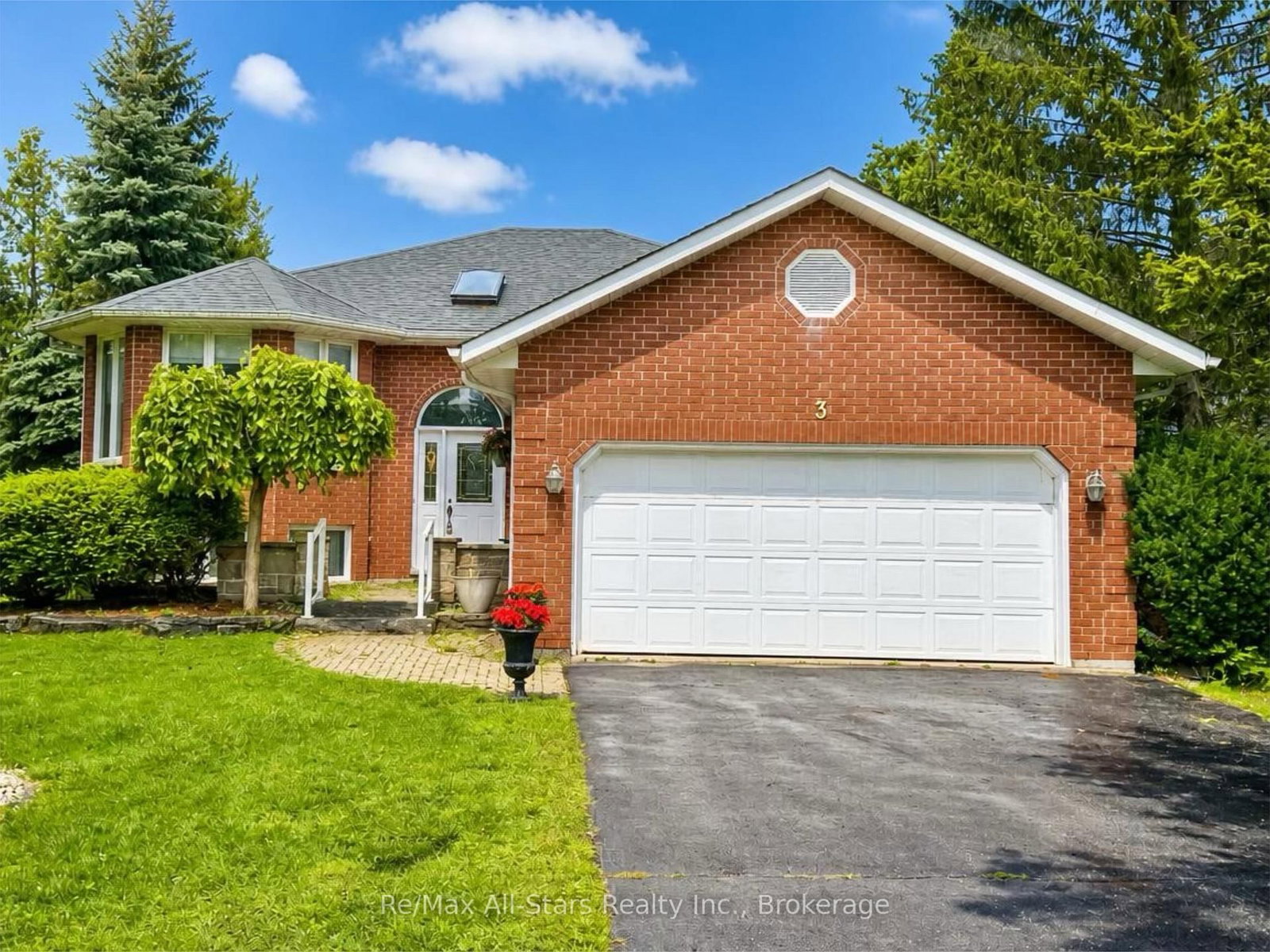 3 Governors Drive • Kawartha Lakes, ON photo 1