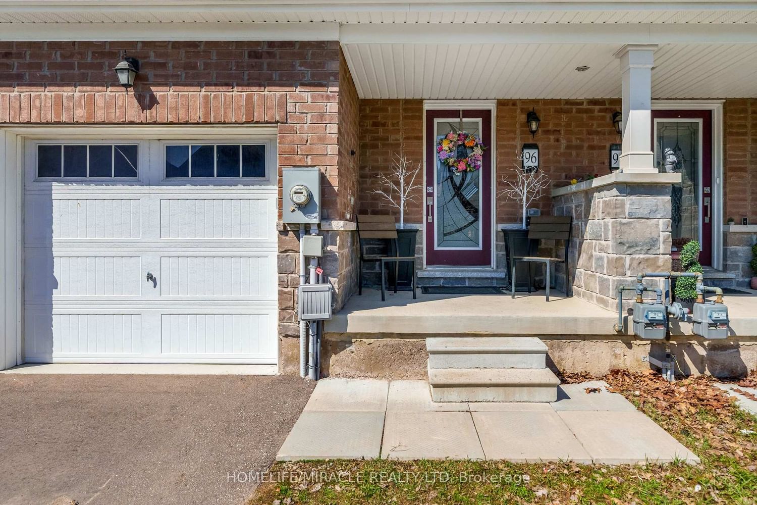 96 Esther Crescent S • Thorold, ON photo 1