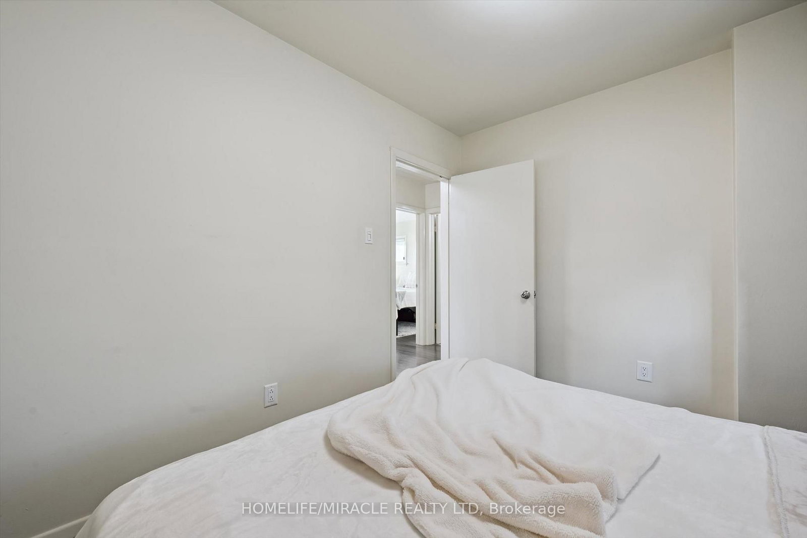 60 Edinburgh Rd, Kitchener, view 15