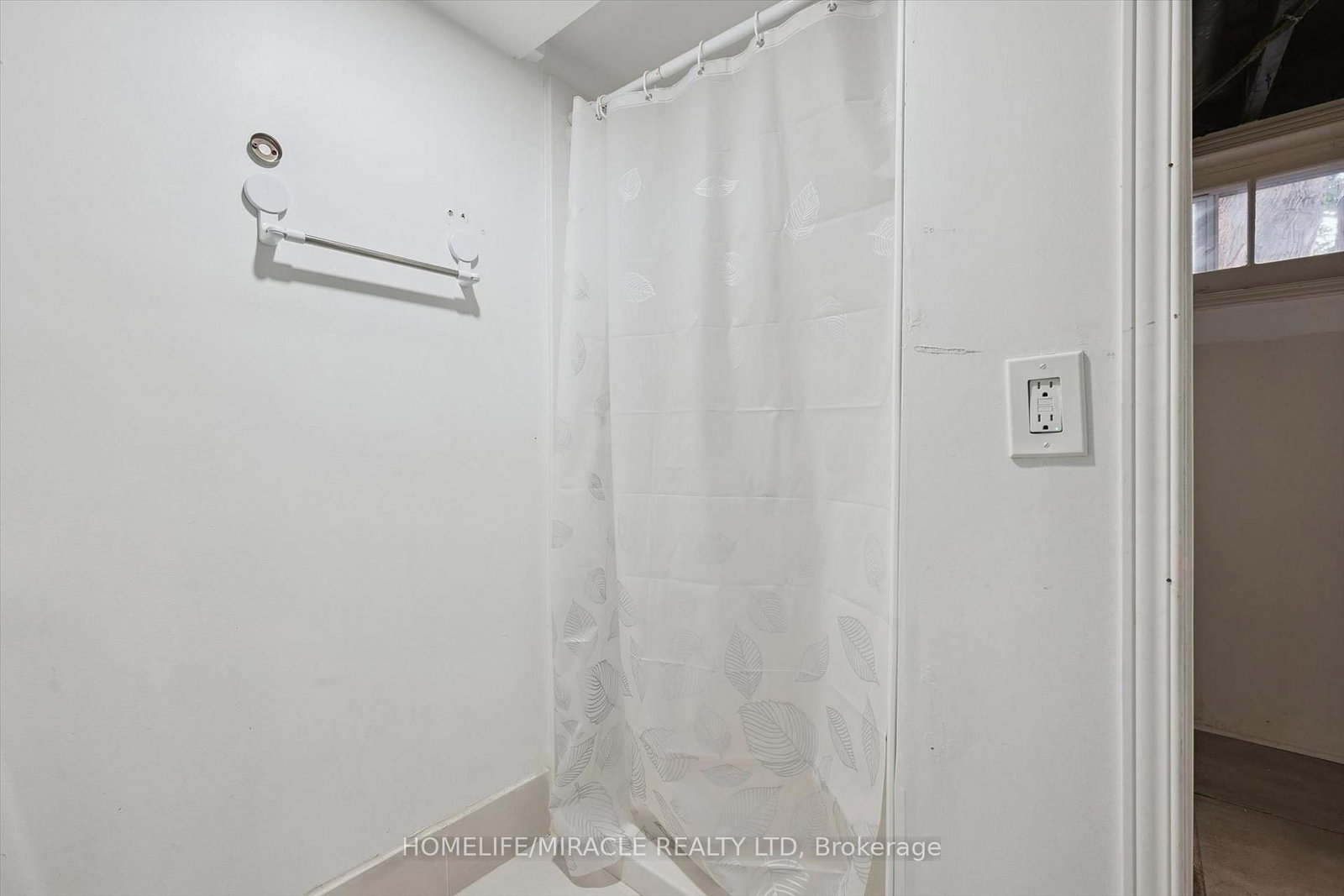 60 Edinburgh Rd, Kitchener, view 31