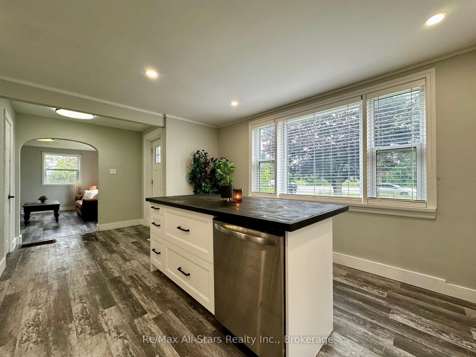 815 County Road 8 Road • Kawartha Lakes, ON photo 11