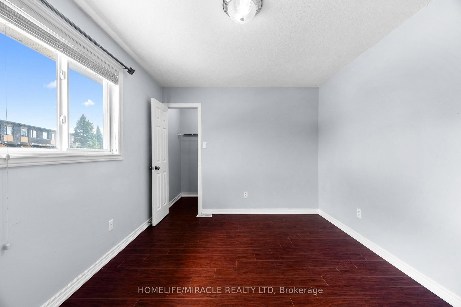 4 Clairfields Drive W • Guelph, ON photo 37