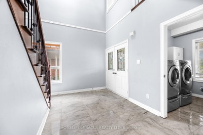 4 Clairfields Drive W • Guelph, ON photo 8