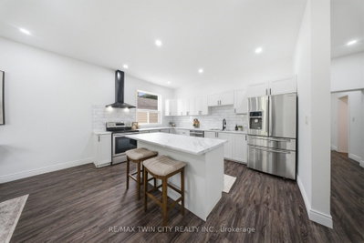 42 Peel Street • Brantford, ON photo 8