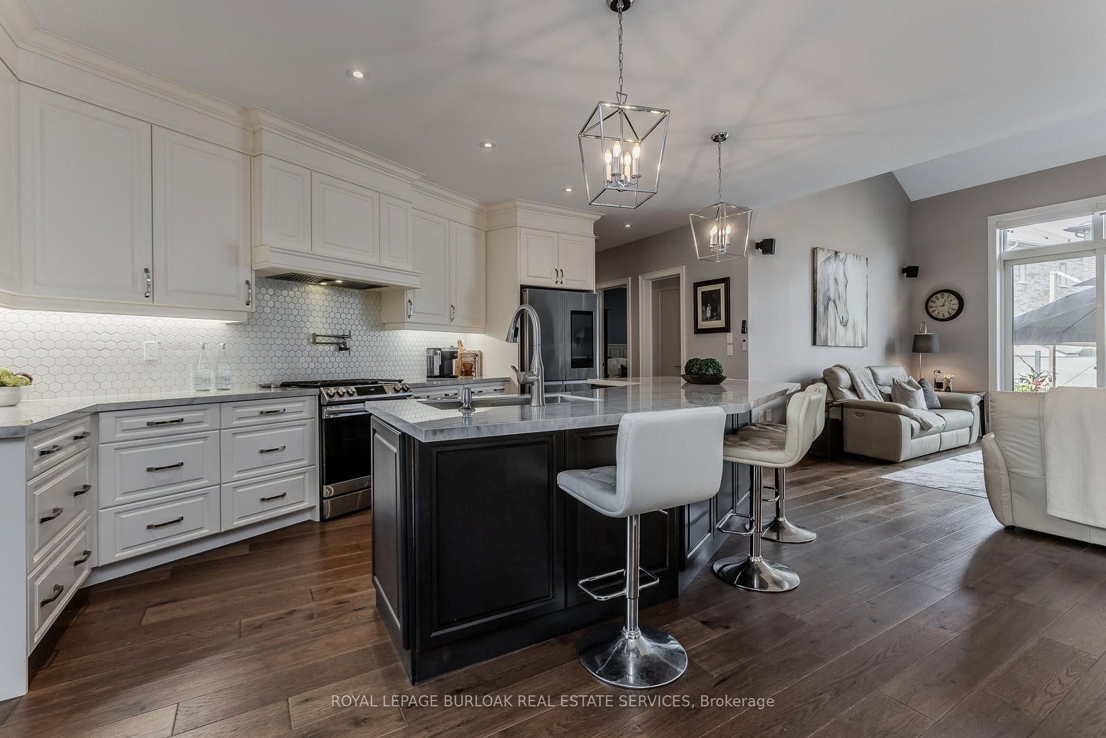72 Pond View Gate • Hamilton, ON photo 3