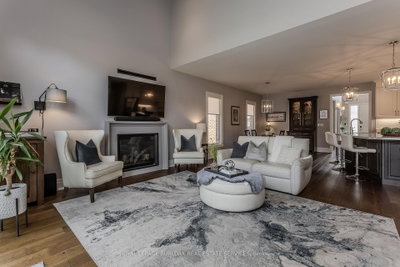 72 Pond View Gate • Hamilton, ON photo 8