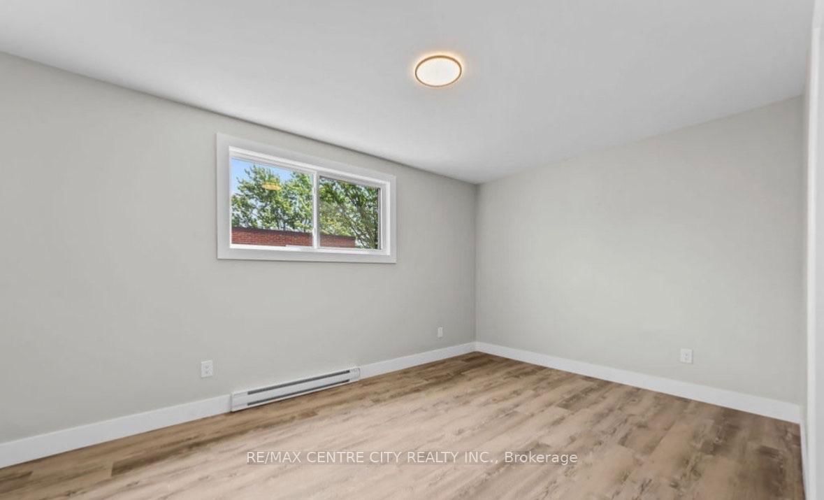 4C - 400 Scenic Drive N, London South 5