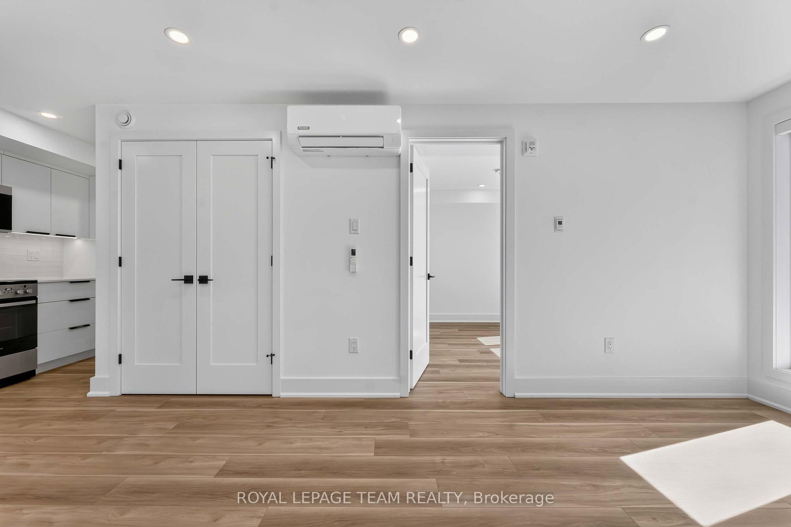 7-549 Melbourne Ave, Ottawa, view 3