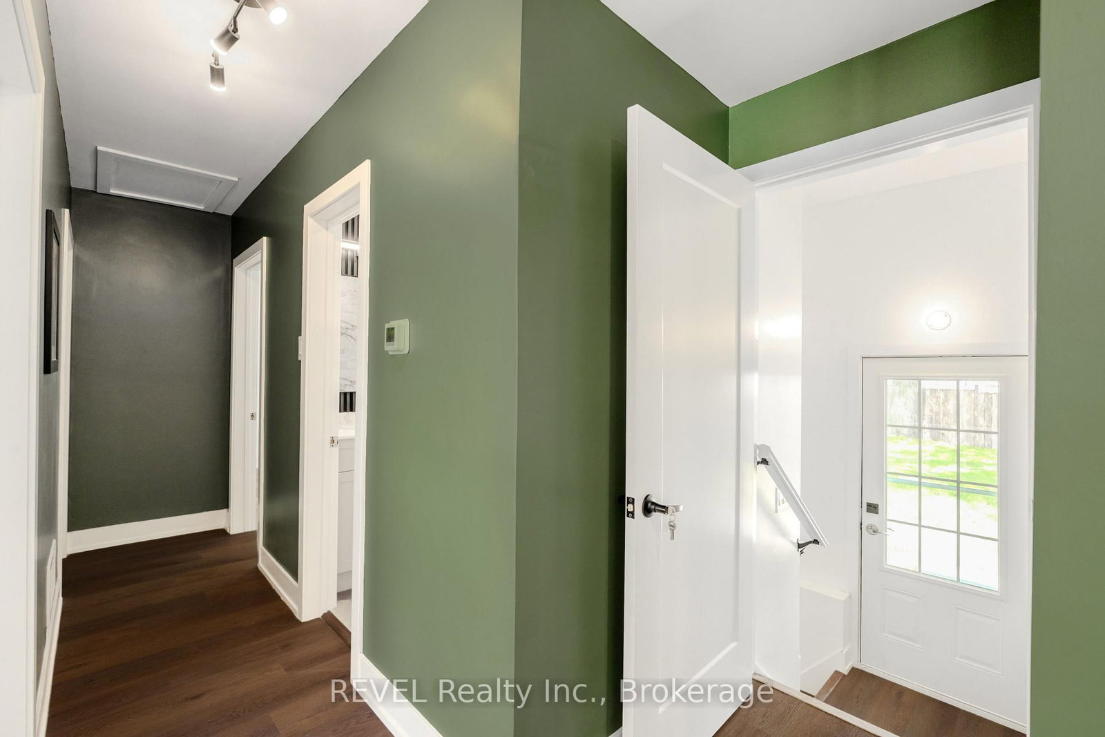 35 Burness Drive • St. Catharines, ON photo 13