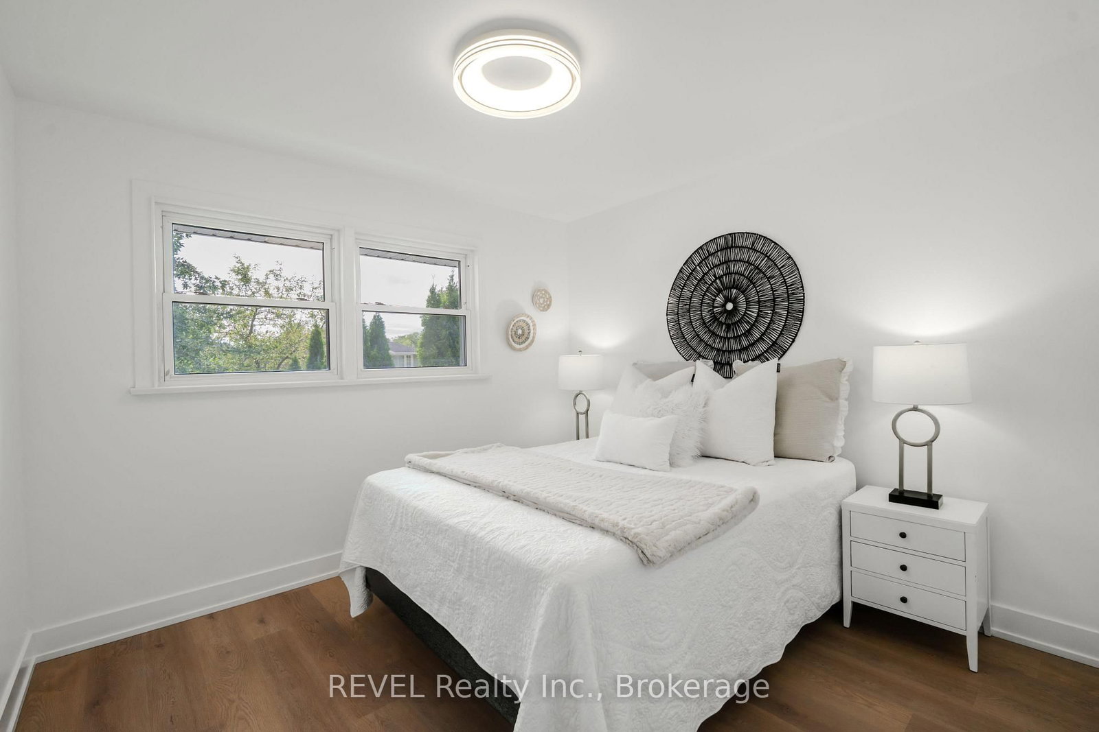 35 Burness Drive • St. Catharines, ON photo 14