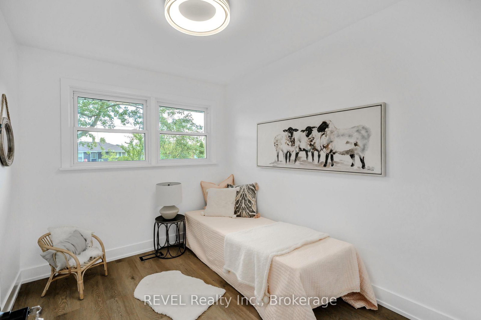 35 Burness Drive • St. Catharines, ON photo 18