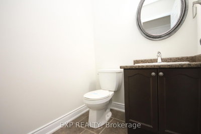 22 Geranium Avenue N • Hamilton, ON photo 8
