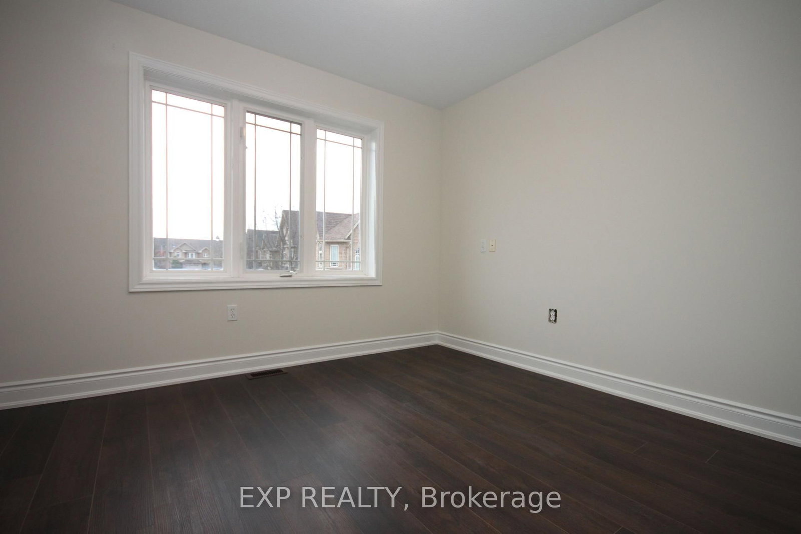 22 Geranium Avenue N • Hamilton, ON photo 9