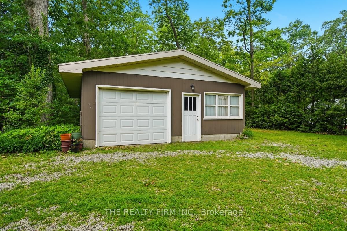 48 Lake Road • Lambton Shores, ON photo 12