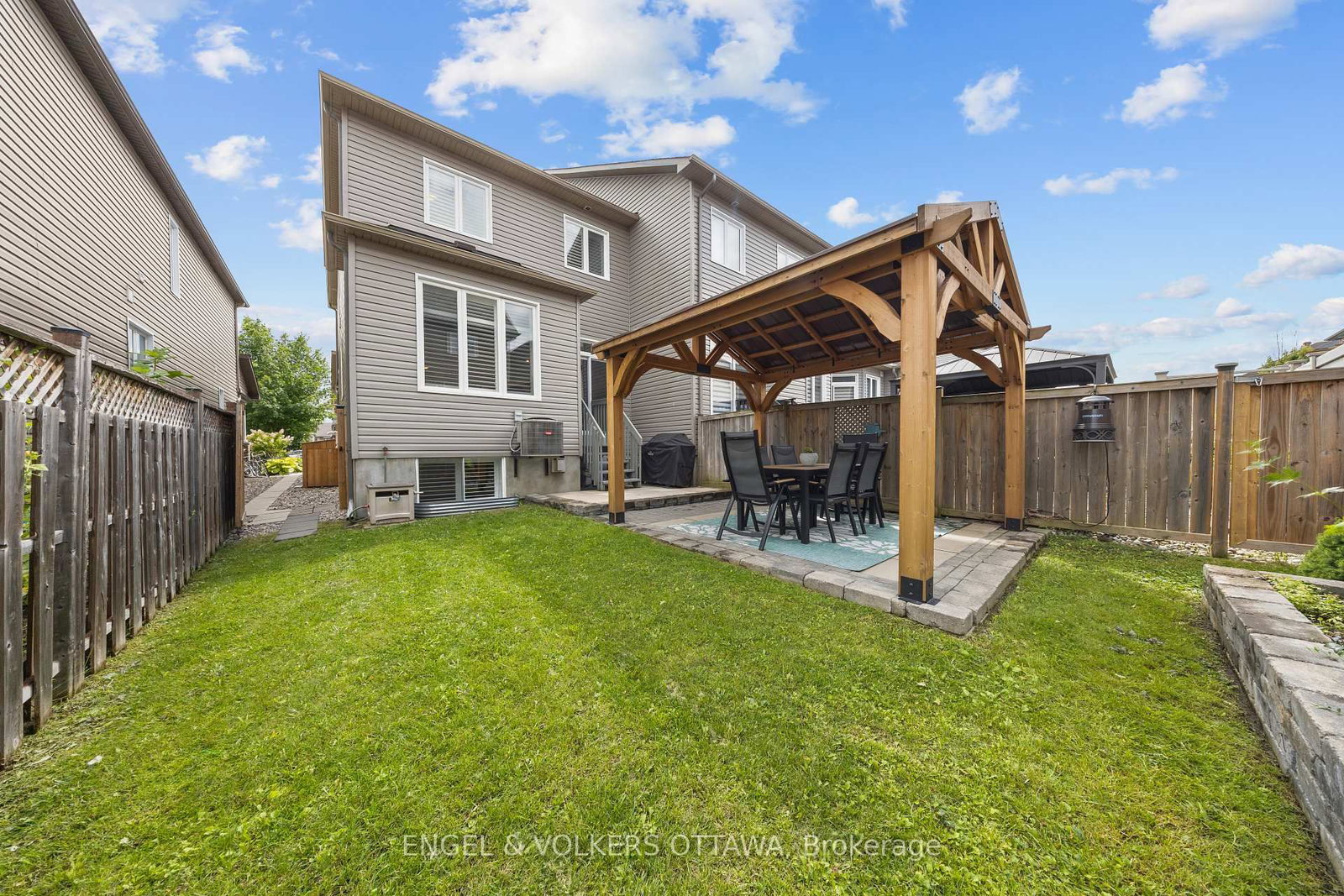 825 Loosestrife Way • Ottawa, ON photo 38