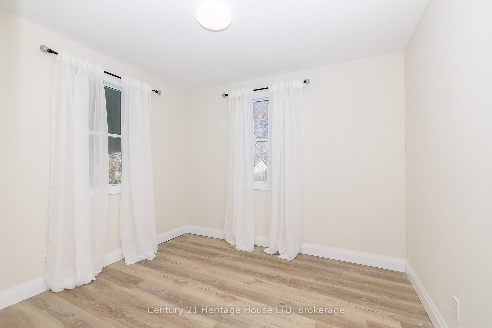 197 Murray Street • Fort Erie, ON photo 10
