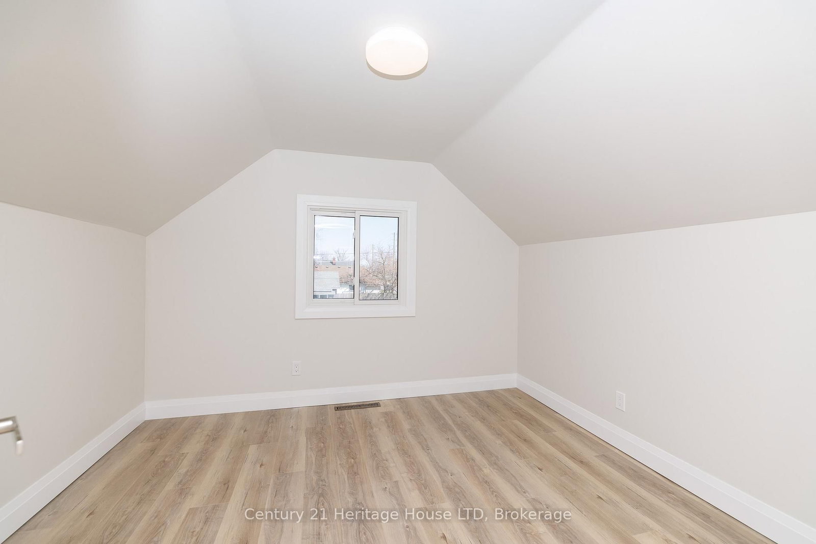 197 Murray Street • Fort Erie, ON photo 20