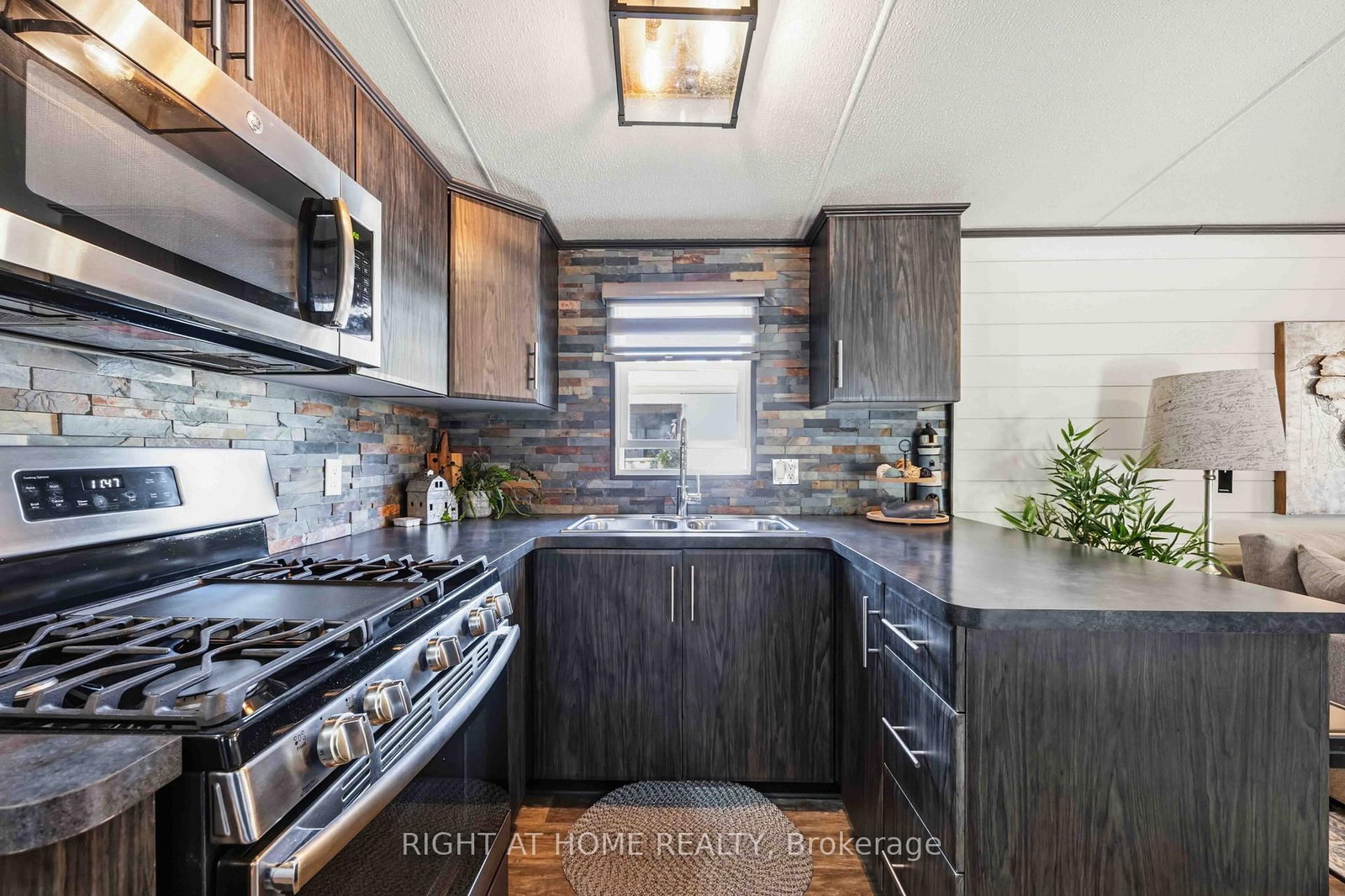 2891 Old Lakeshore Road • #13 • Sarnia, ON photo 11