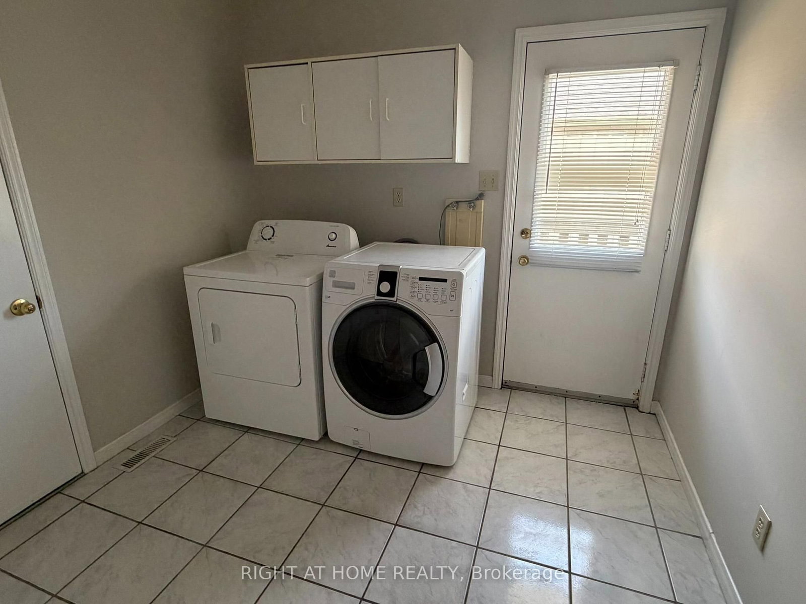 1004 ALDERSBROOK Road • London North, ON photo 18