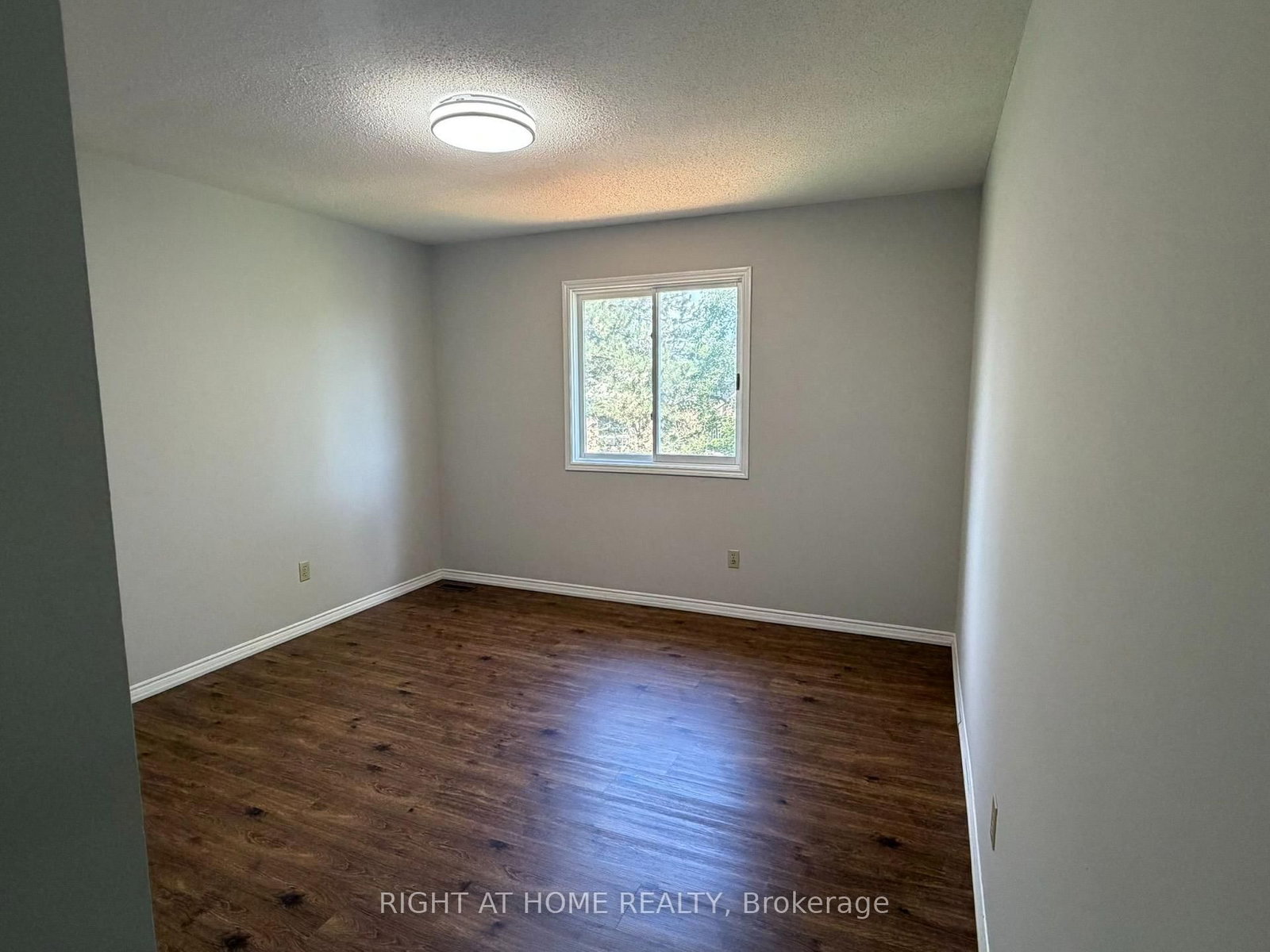 1004 ALDERSBROOK Road • London North, ON photo 23