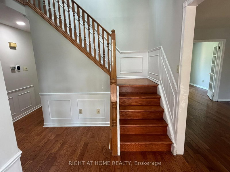 1004 ALDERSBROOK Road