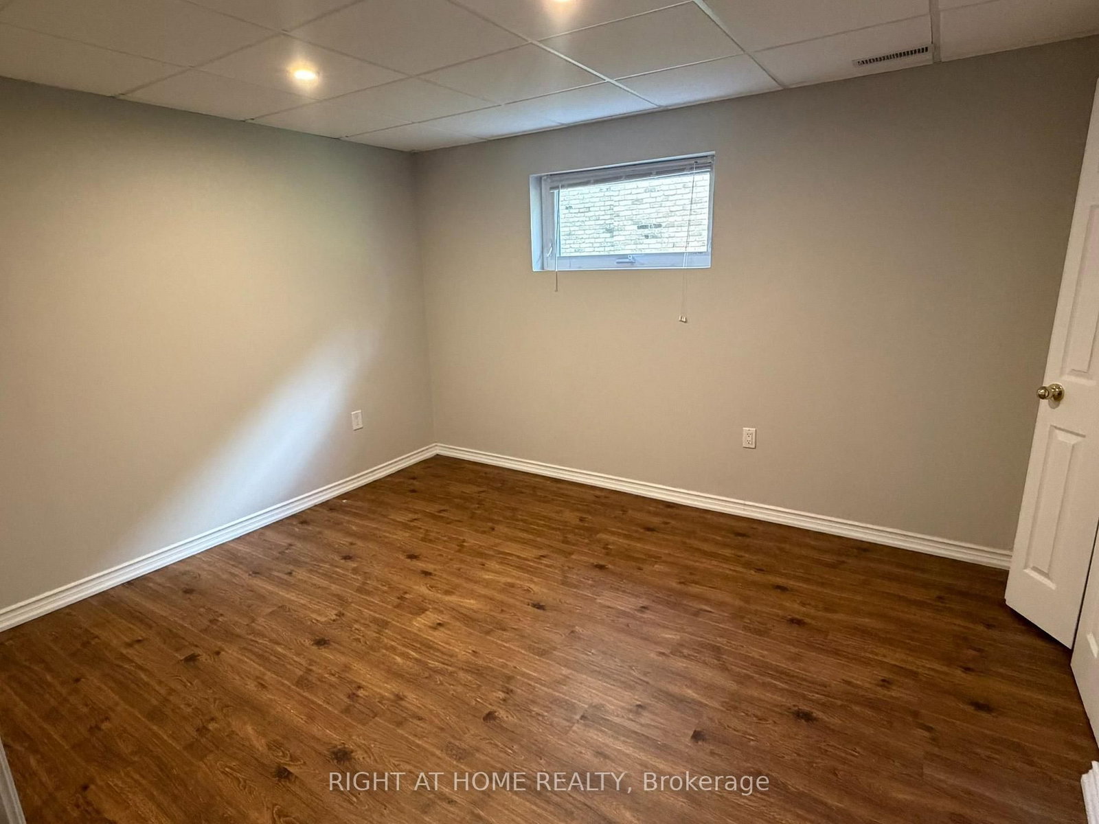 1004 ALDERSBROOK Road • London North, ON photo 39