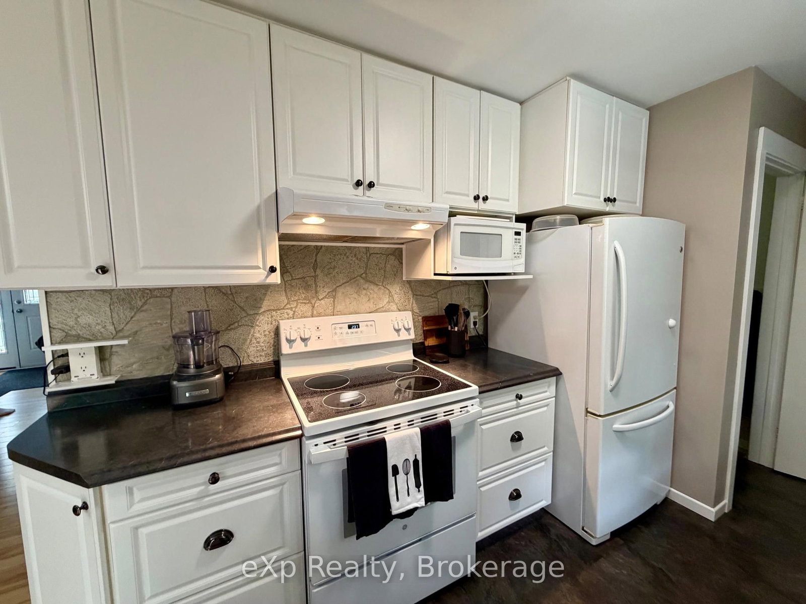 1643 and 1671 Eagle Lake Road • Machar, ON photo 12
