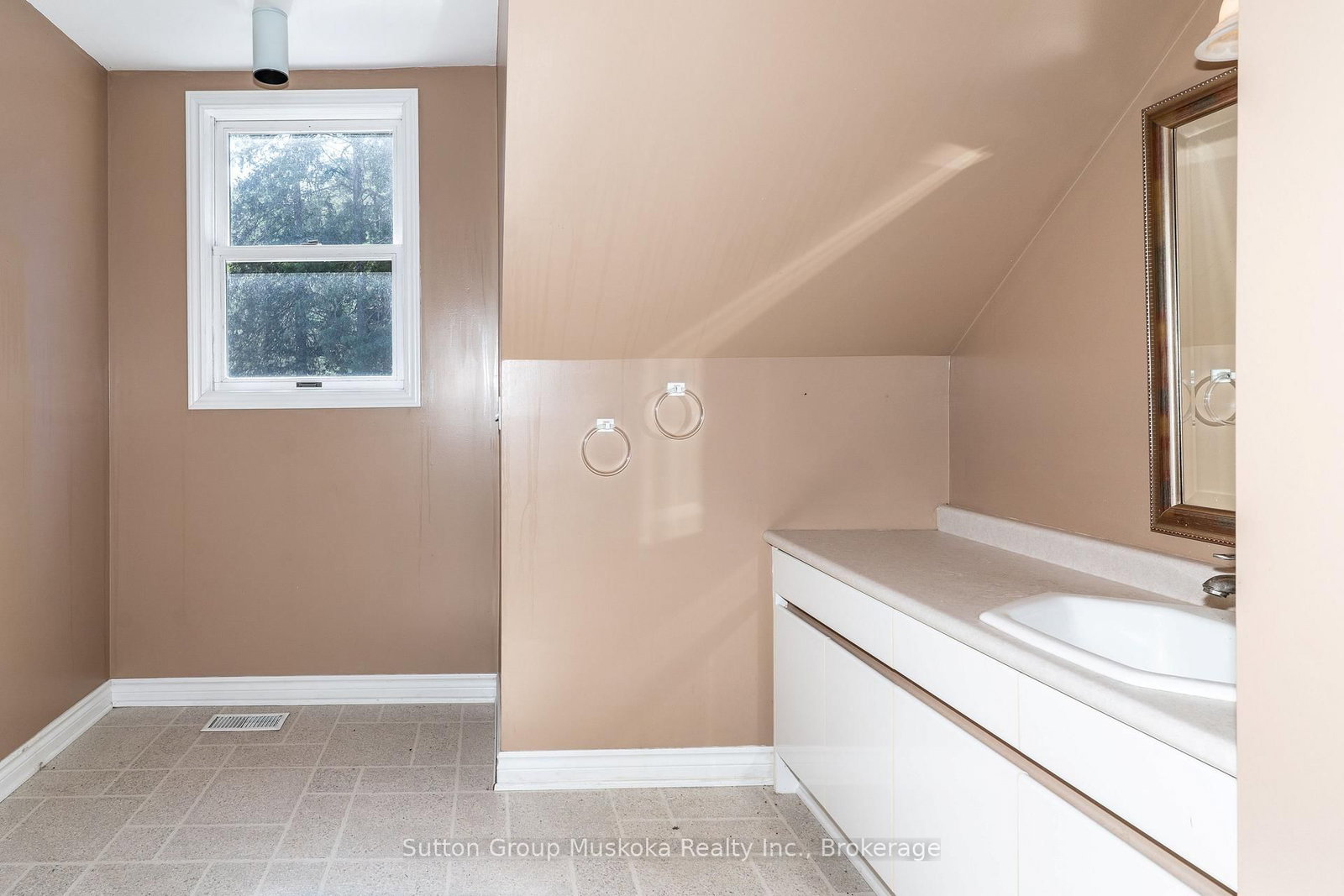 577 Canal Road • Huntsville, ON photo 37