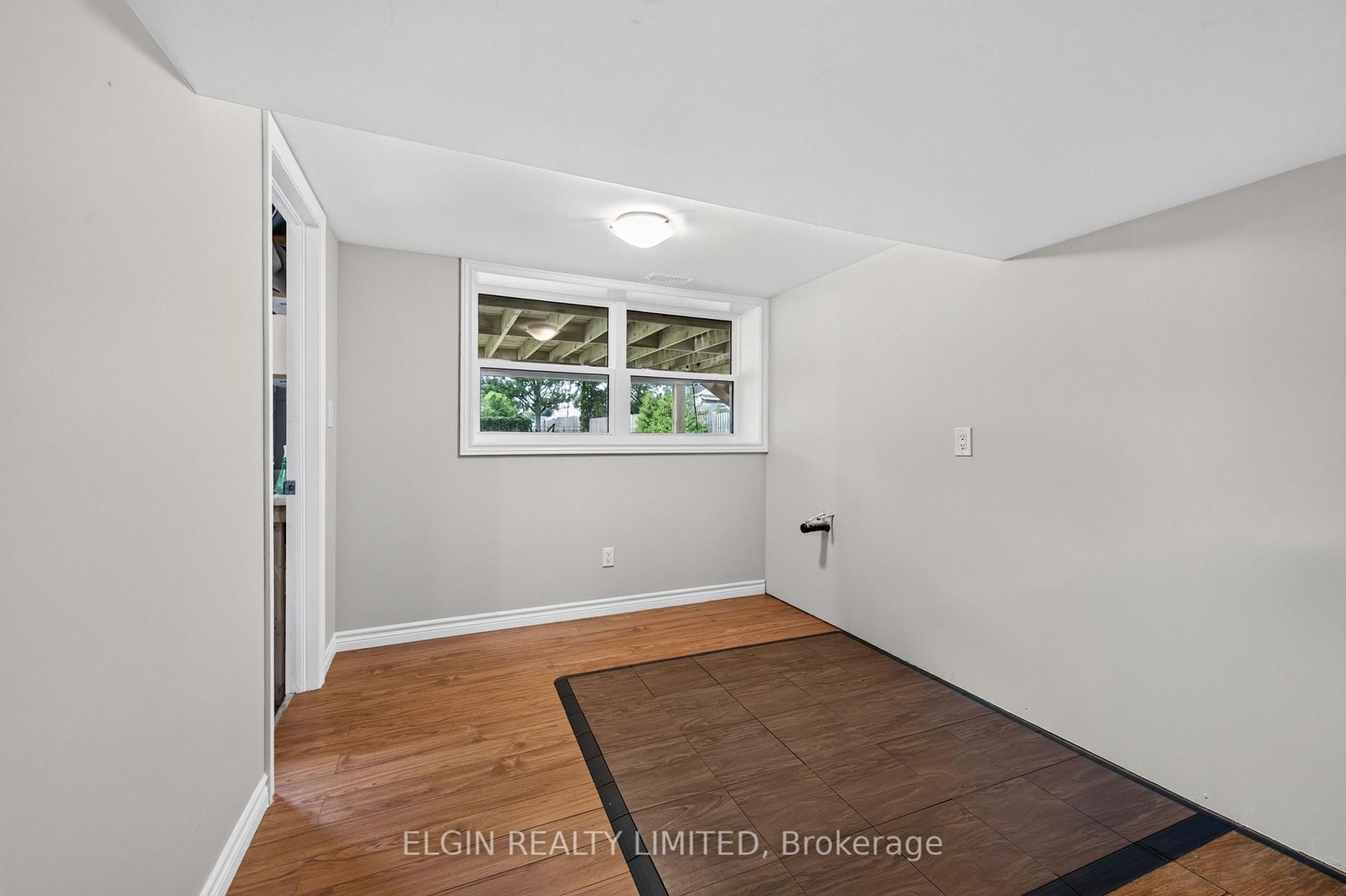 26 Queen Street • Strathroy-Caradoc, ON photo 34