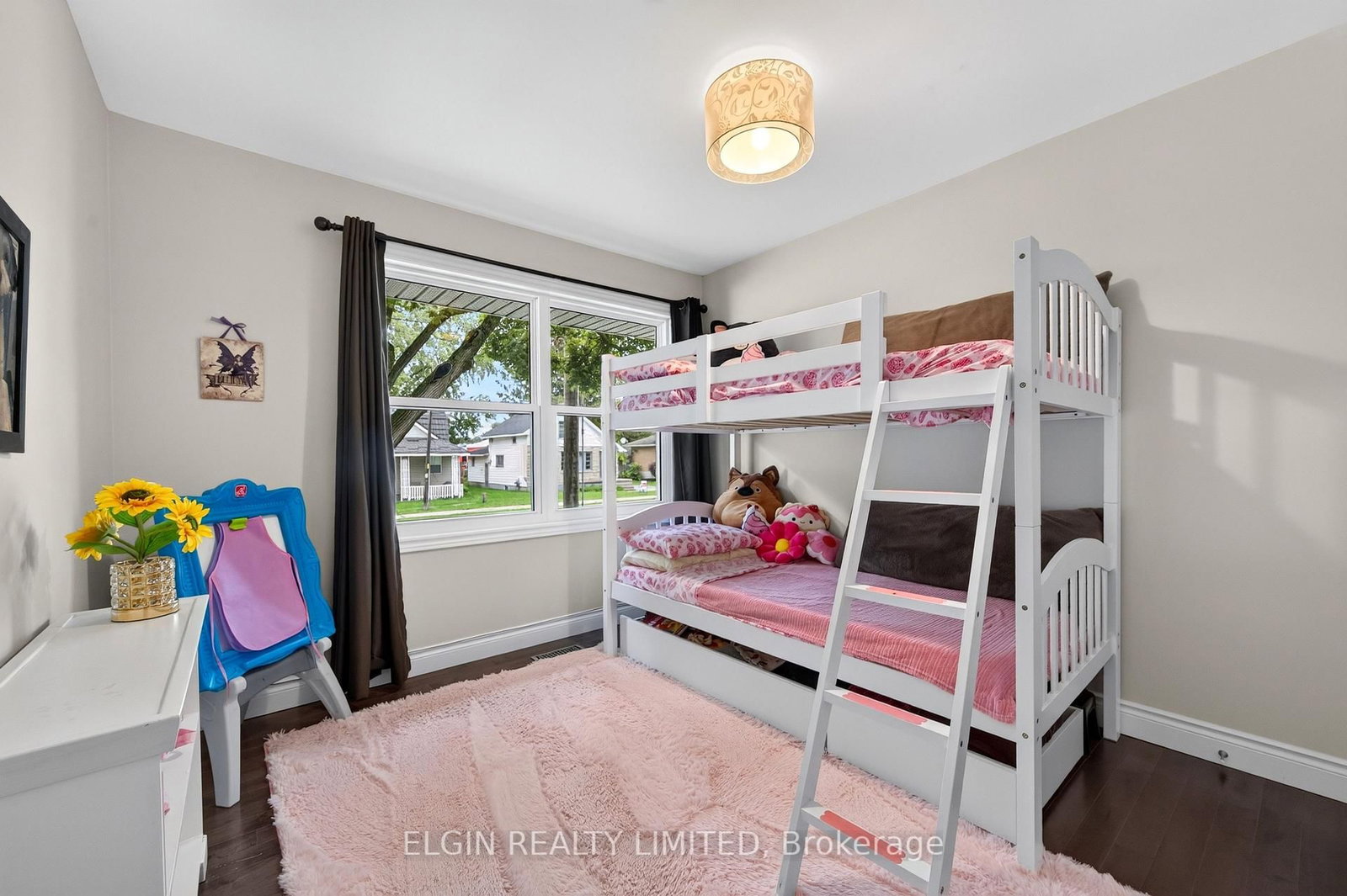 26 Queen Street • Strathroy-Caradoc, ON photo 8