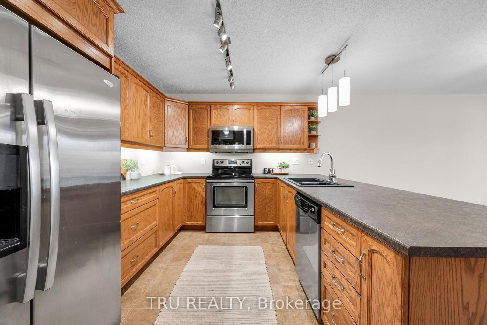 76 Johanna Street • Almonte, ON photo 8