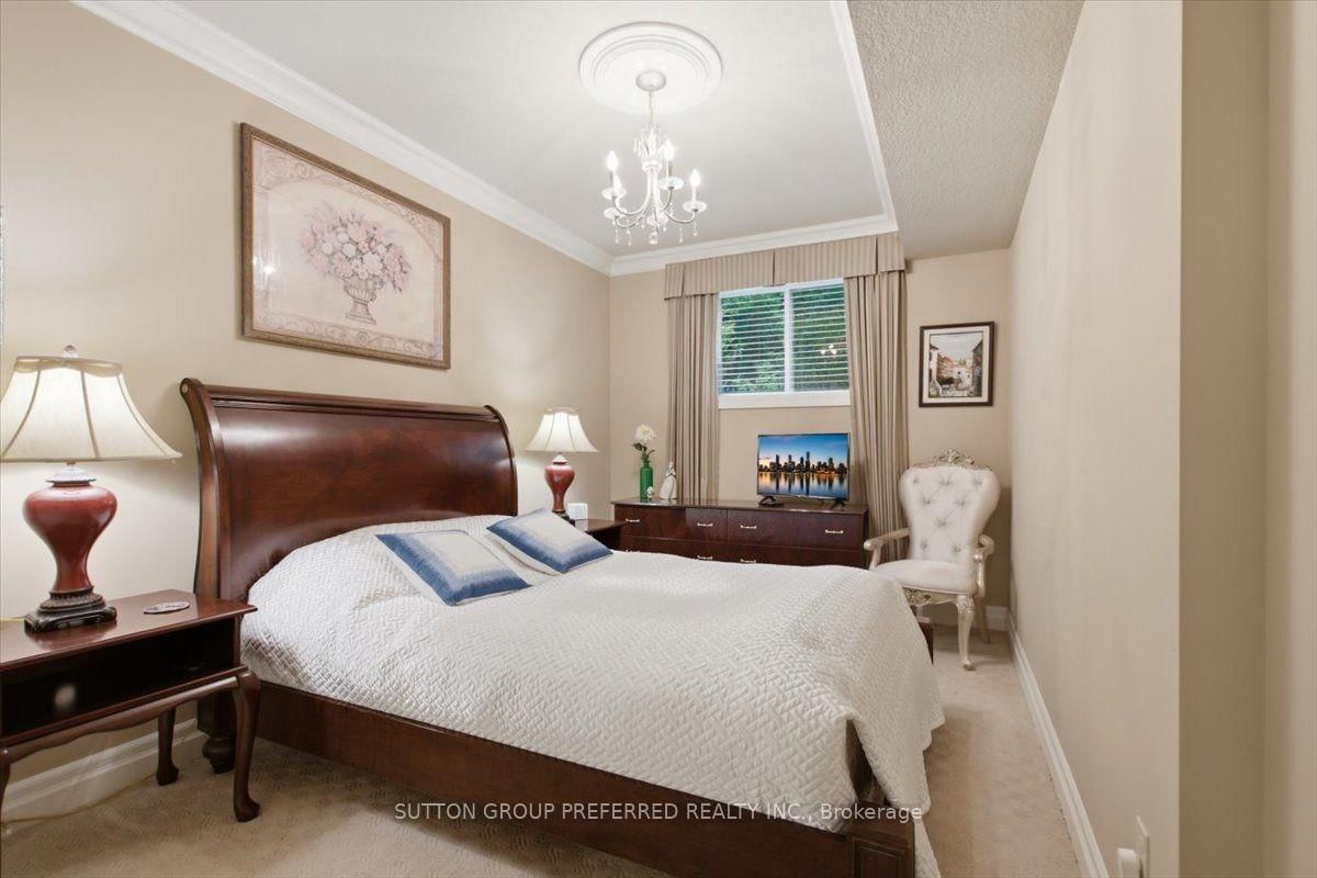 725 Eagletrace Drive • #63 • London North, ON photo 39