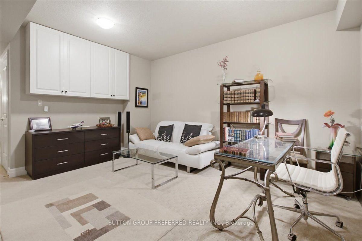 725 Eagletrace Drive • #63 • London North, ON photo 44