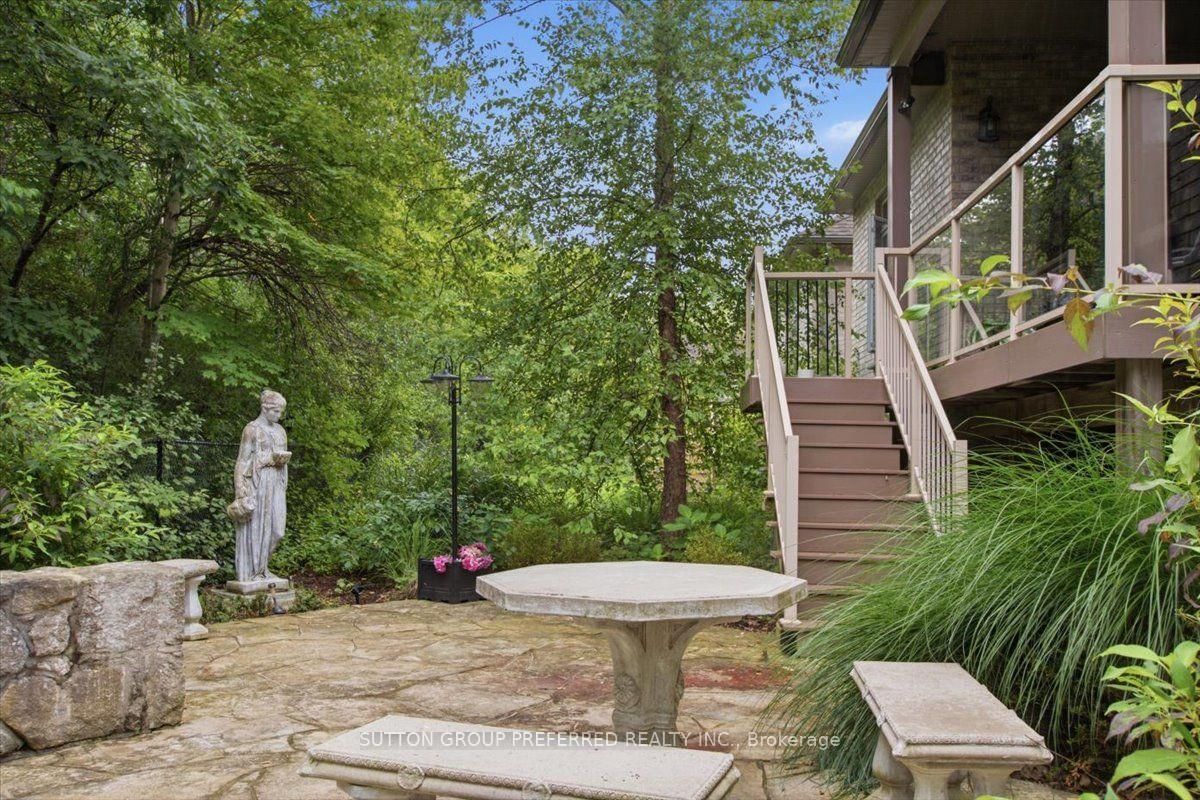 725 Eagletrace Drive • #63 • London North, ON photo 48