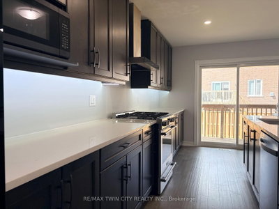 613 Lemay Grove • Peterborough, ON photo 4