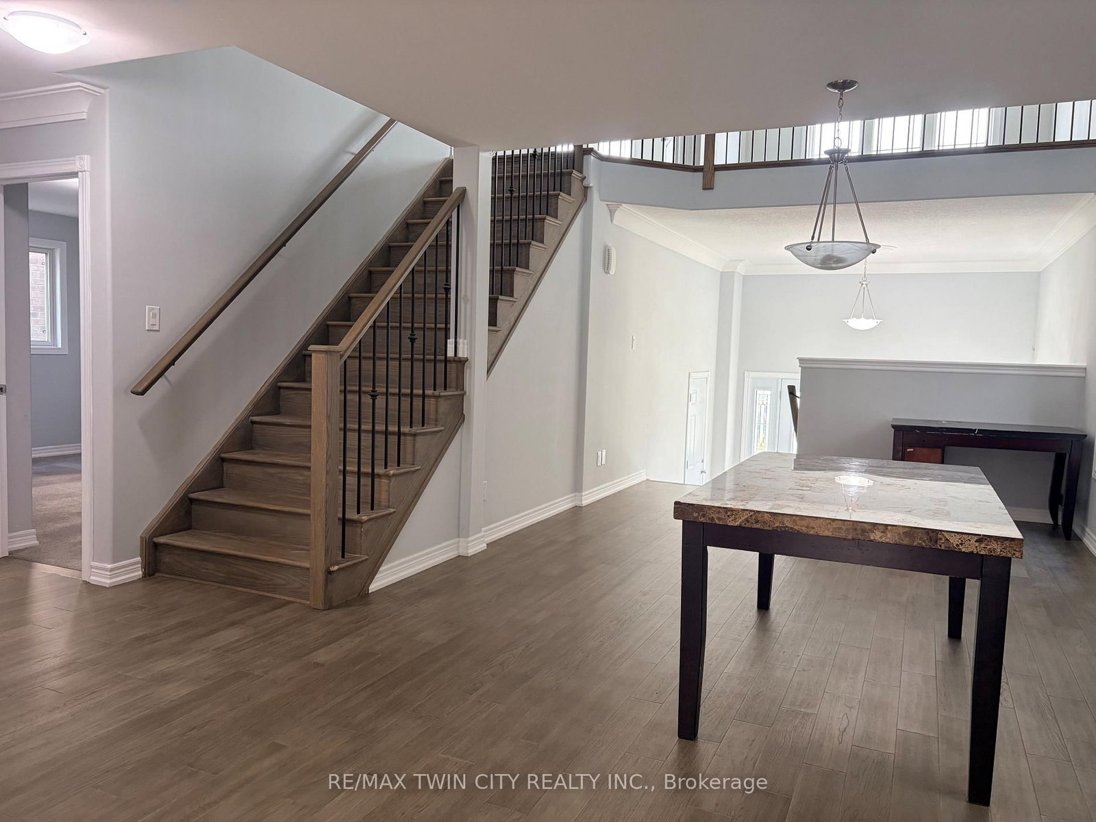613 Lemay Grove • Peterborough, ON photo 5