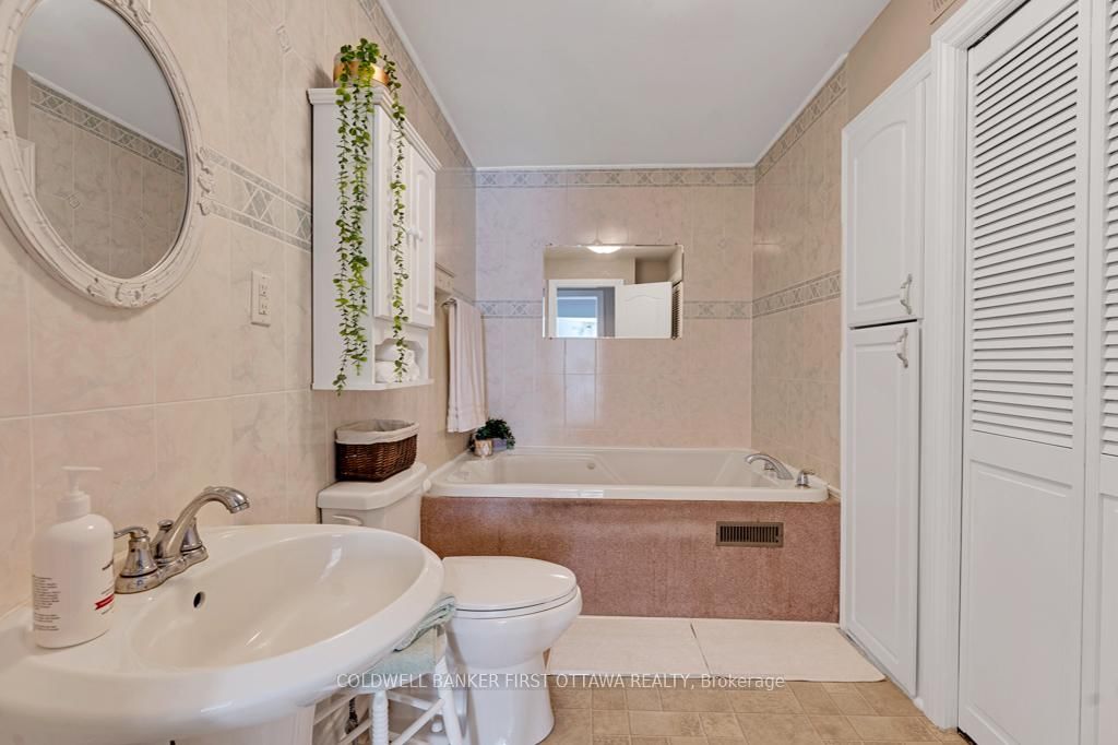 160 McVeety Road • Perth, ON photo 17