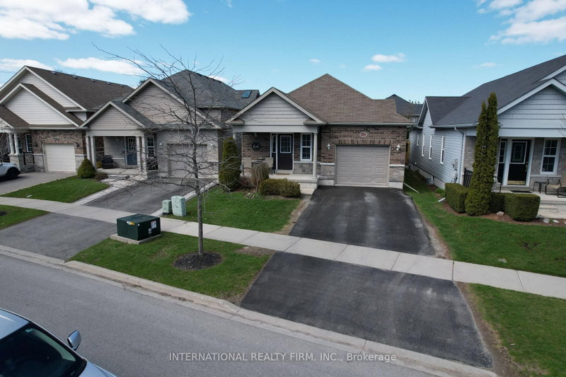 438 Stirling Way