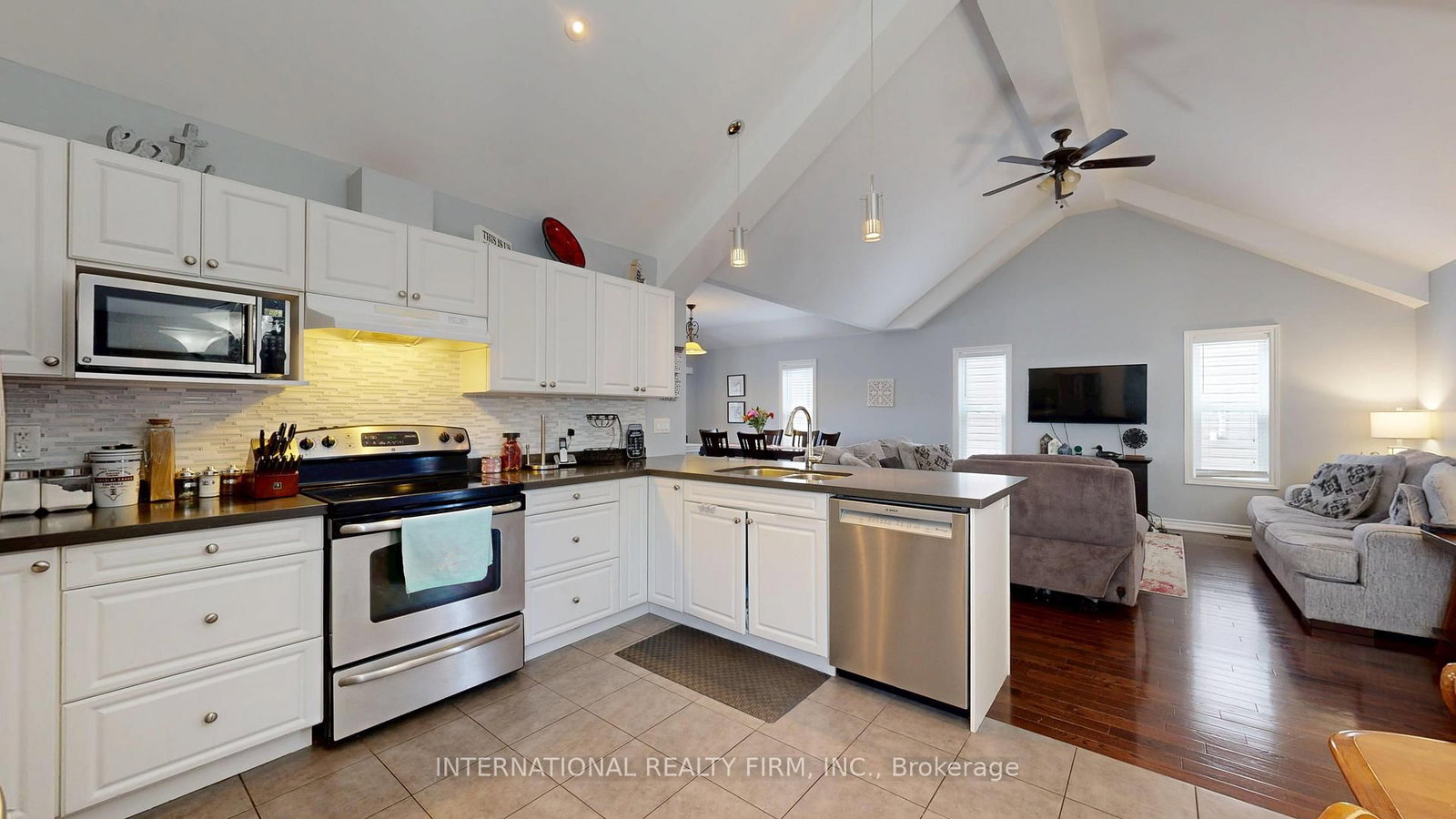 438 Stirling Way • Cobourg, ON photo 15