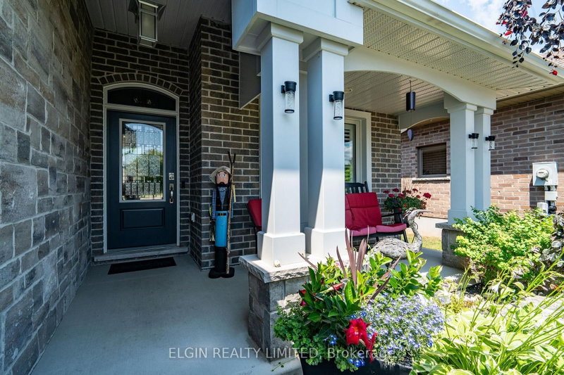 392 Larry St photo 4