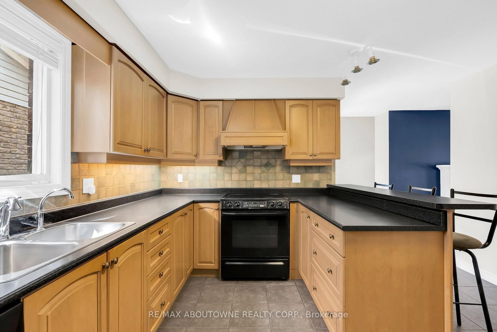 18 Haney Drive • Guelph, ON photo 21