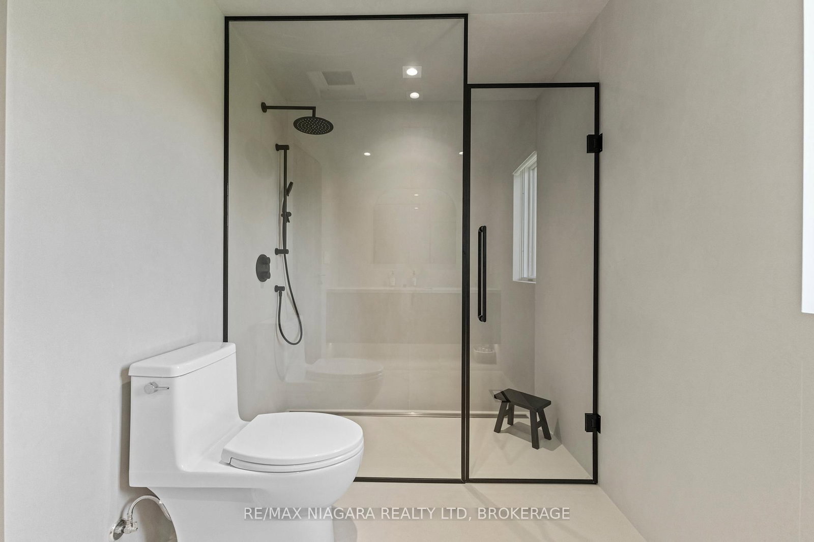 3551 CARDINAL Drive • Niagara Falls, ON photo 21