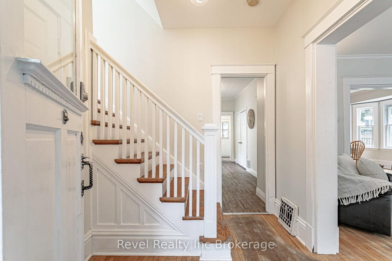 95 Concession St photo 5