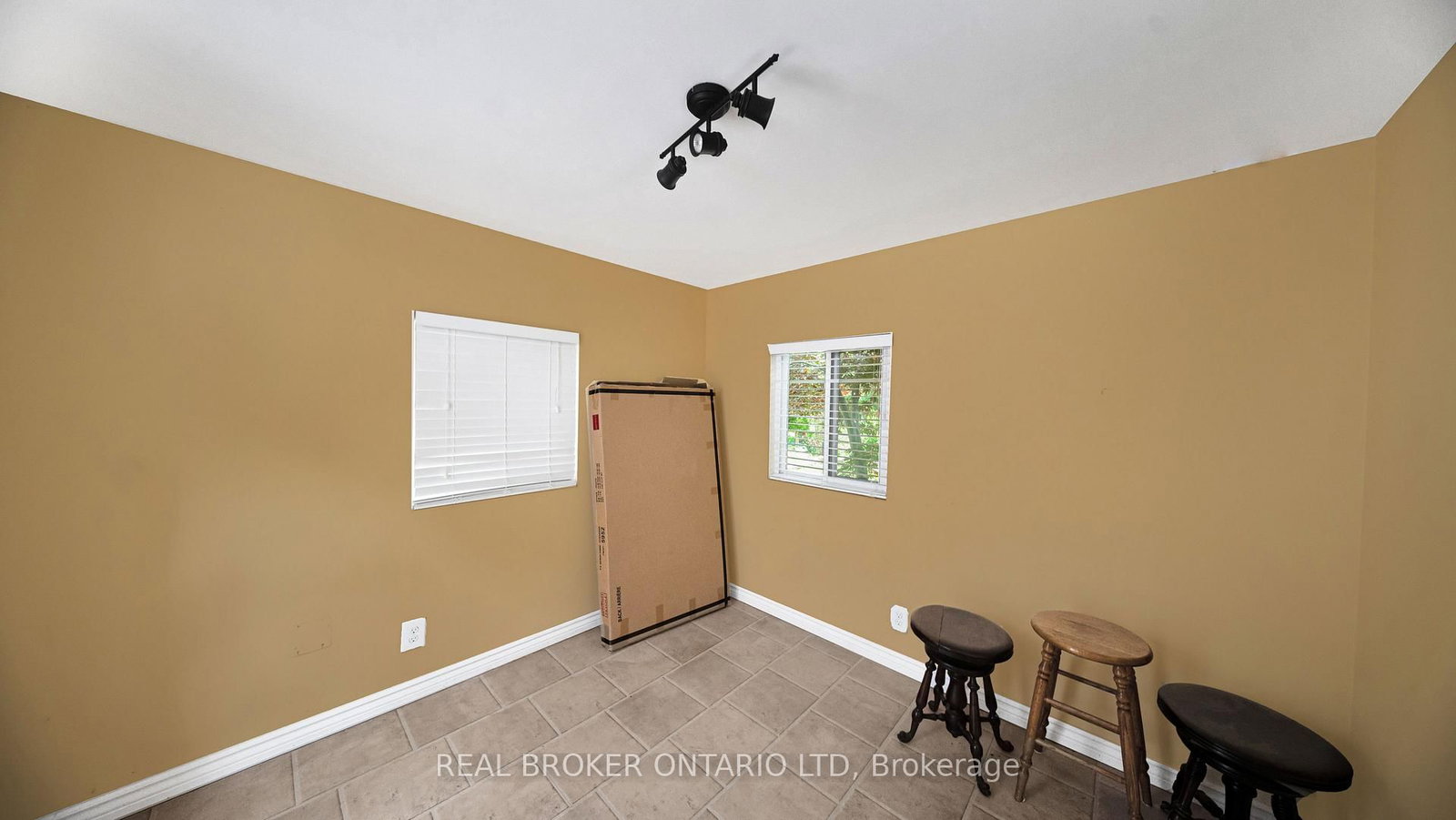 74 Sterling Street • London East, ON photo 21